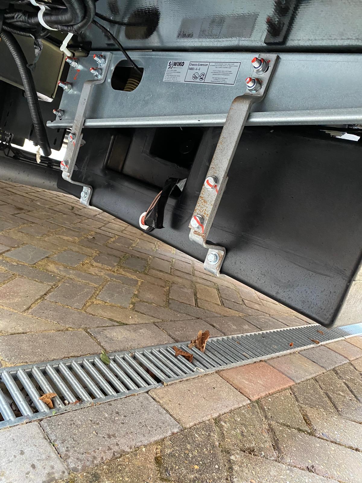 Extension and drop brackets